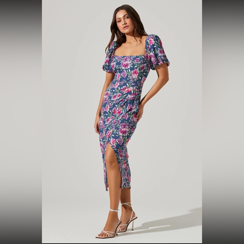 ASTR The Label “Floral Square Neck Slit Midi Dress”